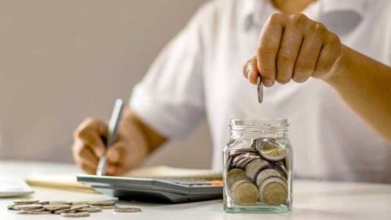 Sobrevivência financeira em tempos de crise: como poupar mesmo ganhando pouco