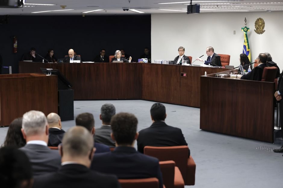 “Posição do STF é exemplo de compromisso“, diz Comissão Arns sobre golpe