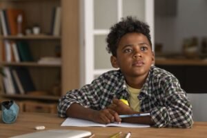 Desigualdade racial ainda marca o ensino básico, aponta estudo