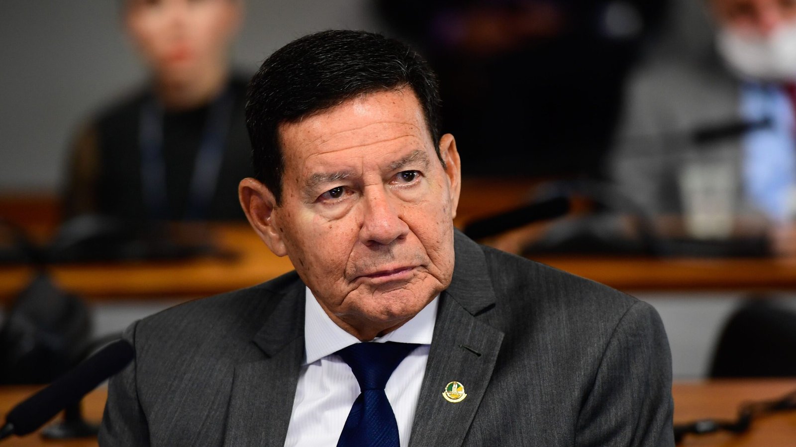 Condenada pelo STF, Carla Zambelli anuncia que deixou o Brasil