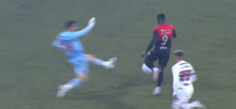 Mauro Cezar dispara contra arbitragem após expulsão de Rafael, do São Paulo