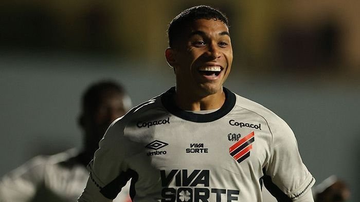 Athletico-PR derrota o Athletic e cola no G4 da Série B