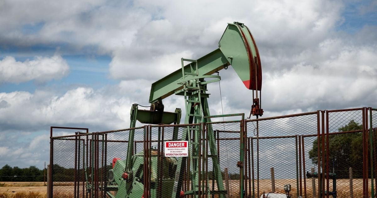 Petróleo fecha perto da estabilidade com foco em tensões geopolíticas