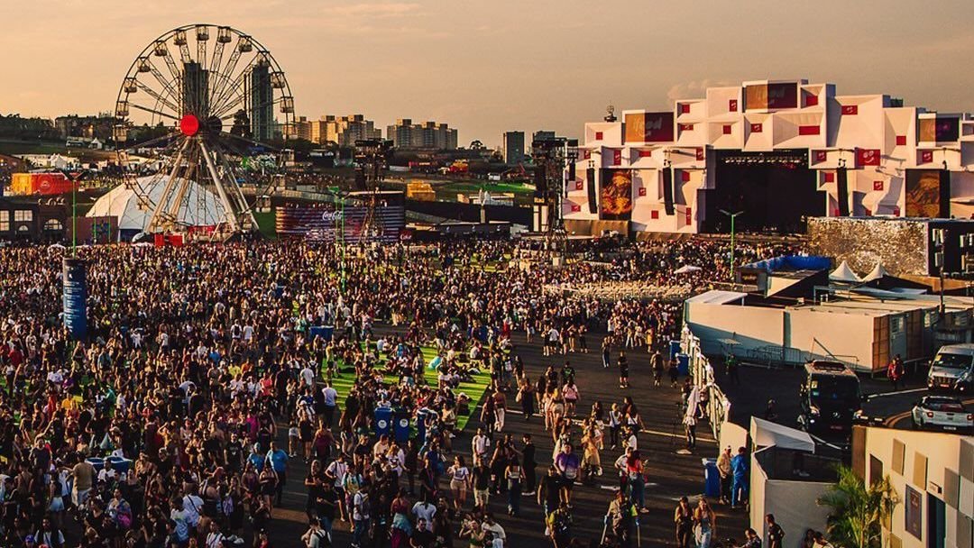 Jovem desaparecida é encontrada morta caída na rua e sem sinal de violência