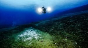 Cientistas descobrem substância alarmante vazando do fundo do oceano