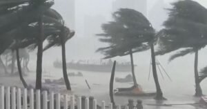 Forte tufão na China provoca tempestades e atinge regiões costeiras