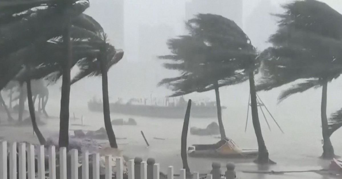 Forte tufão na China provoca tempestades e atinge regiões costeiras