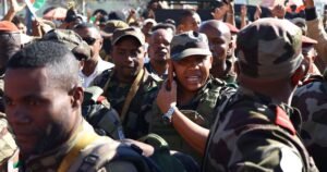 Quem é Michael Randrianirina, coronel que assumiu controle de Madagascar