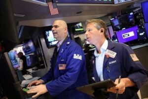 Wall Street acende alerta para risco de crédito nos EUA; entenda ameaças