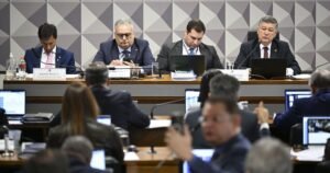 CPMI ouve dirigente de associação citada no escândalo do INSS