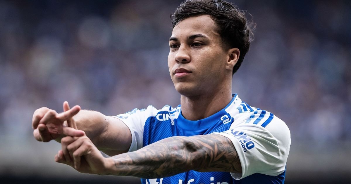 Com dois de Kaio Jorge, Cruzeiro bate o Vitória no Brasileirão