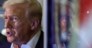 Trump diz que "sente muito" por família real após relação com caso Epstein