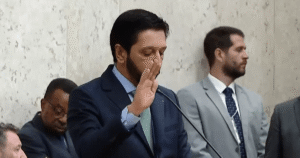 Nunes diz que segue prefeito até concluir mandato