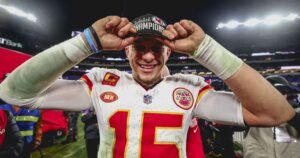 Patrick Mahomes, astro do Chiefs, passa por cirurgia no joelho