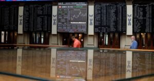 Bolsas da Europa encerram em alta com balanços e Fed no radar