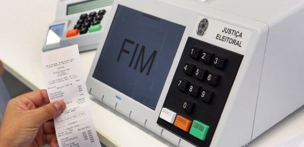 Governo e oposição não falam com eleitor de centro, diz Arko Advice