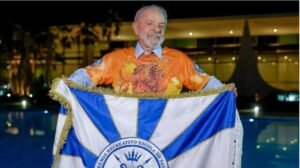 Lula fala em "muita emoção" ao comentar noite de desfiles na Sapucaí