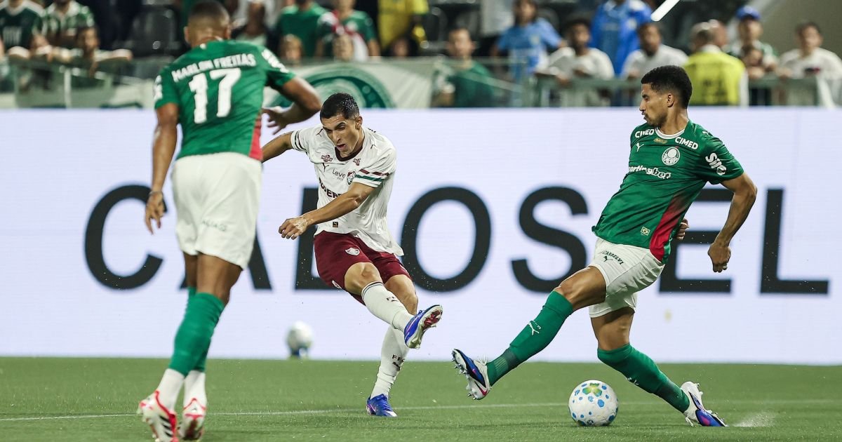 Palmeiras vence Fluminense e volta a assumir liderança do Brasileirão
