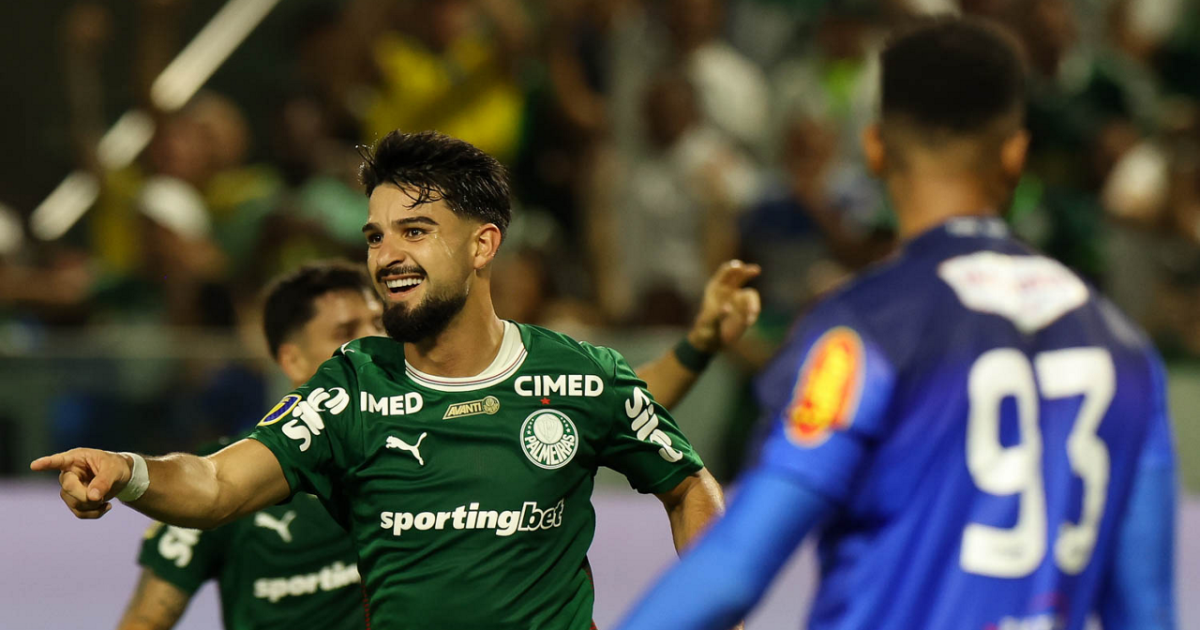 Decisivo, Flaco López comenta expectativa por vaga na Copa: “Muito focado”