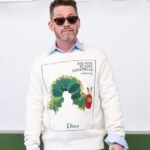 Em Paris, Macaulay Culkin usa suéter inspirado em clássico infantil; veja