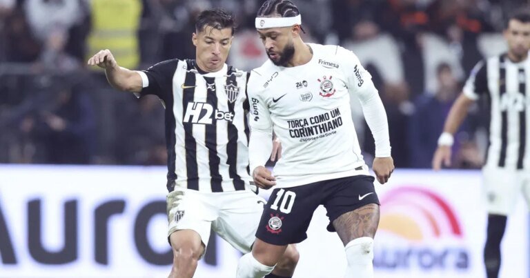Brasileirão: Memphis volta e Corinthians bate Atlético-MG com golaço no fim