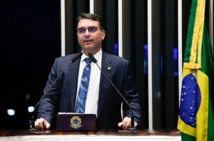Datafolha: 88% dos eleitores de Flávio apoiam candidatura após "Dark Horse"