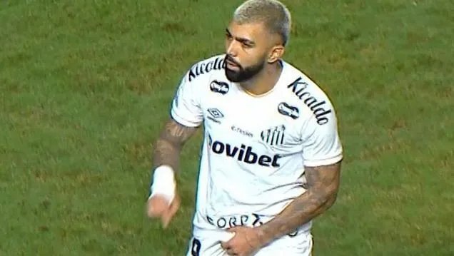 Gabigol é expulso por gesto obsceno em Santos x Vitória; veja o vídeo