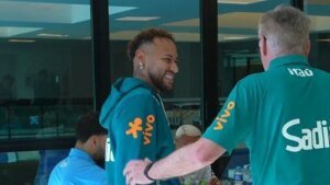 Neymar pode ser cortado? Veja o que sabemos sobre a lesão do atacante