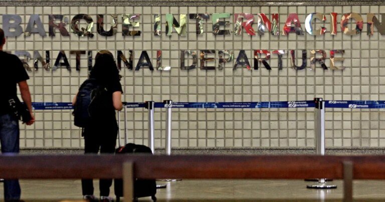 PF investiga agressão à mulher durante voo da KLM vindo de Amsterdã