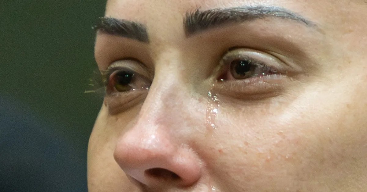 Coração, beijo e lágrimas: veja reação de Monique Medeiros após sentença