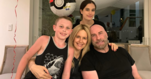 John Travolta abre coração sobre morte da esposa e filho: "Vida me testou"