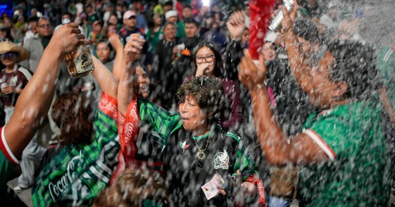 México proíbe venda de bebidas alcoólicas durante partida contra a Tchéquia