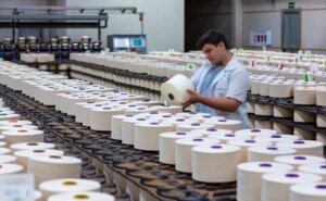 Setor produtivo faz manifesto e pressiona contra fim da taxa das blusinhas