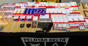 Suspeitos assaltam farmácia e levam carga de R$ 12 mil na zona Leste de SP