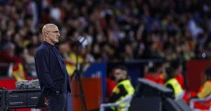 Técnico da Espanha nega favoritismo na Copa: "Somos mais do que o Brasil?"