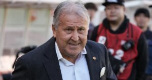 Técnico do Japão quer "ajuda" de Zico antes de duelo com Brasil na Copa