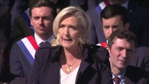 Le Pen lidera pesquisas para eleição de 2027 mesmo após condenação