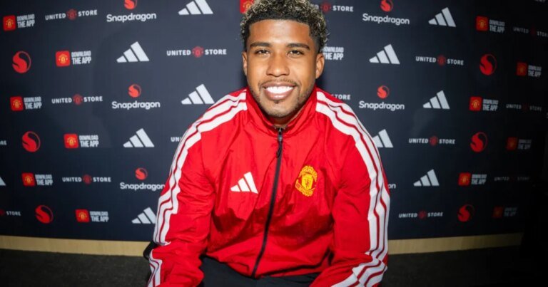 Manchester United anuncia contratação de Andrey Santos até 2031