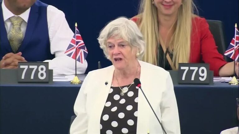 Polícia britânica prende suspeito pela morte de ex-ministra do Reino Unido