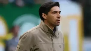 Abel faz forte desabafo após vitória do Palmeiras: "Futebol está doente"