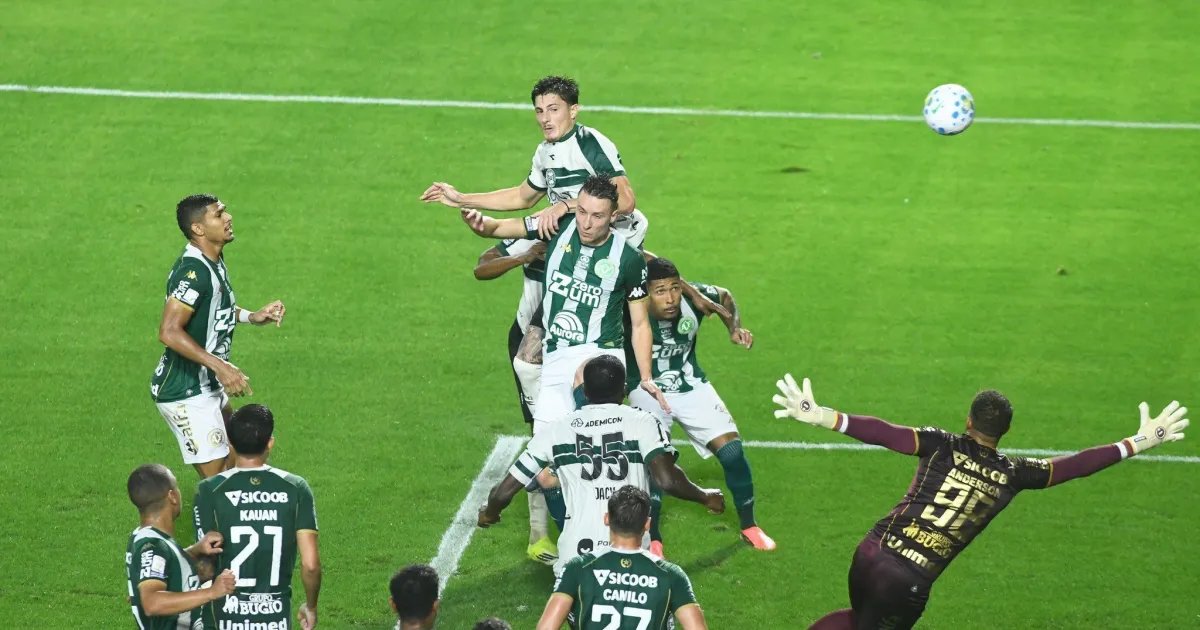 Brasileirão: Coritiba vence Chapecoense e se aproxima do G5
