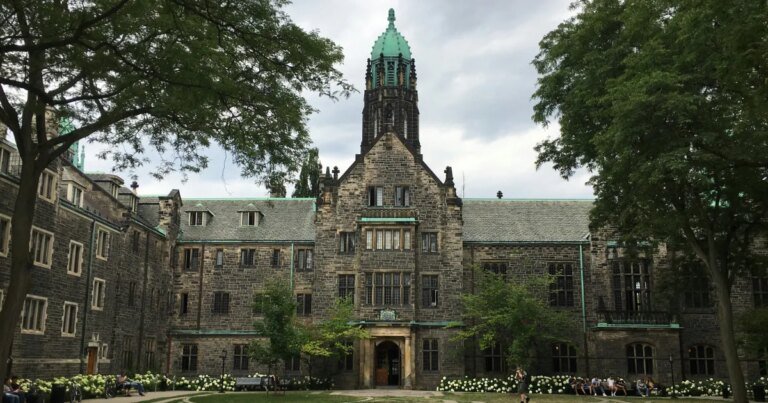 Canadá oferece bolsas de graduação a estudantes internacionais; saiba mais