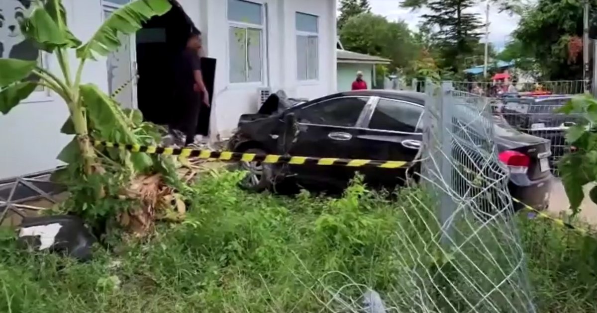 Carro invade creche na Tailândia e deixa pelo menos 15 crianças feridas