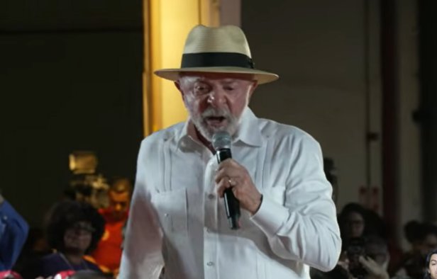 Lula diz que vai “ser multado” por pedidos de voto em convenção na BA
