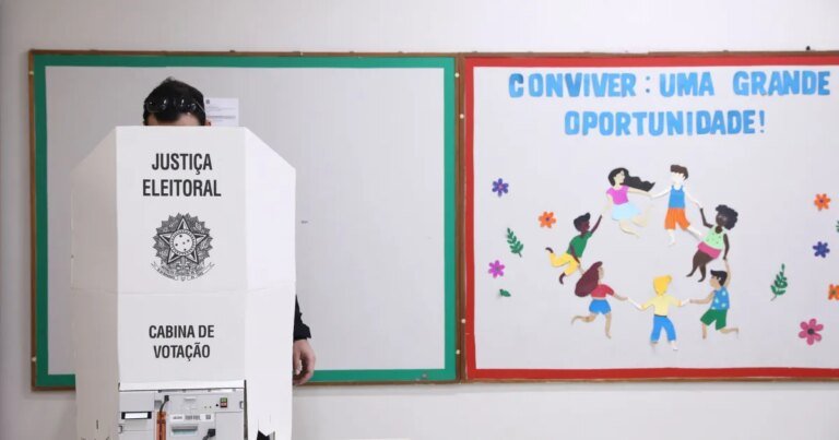 Melhora da classe política também exige mudança da sociedade, diz sociólogo