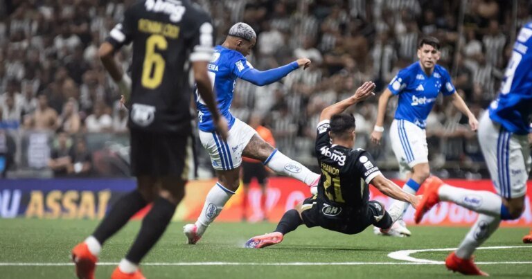 Dirigente do Cruzeiro pede desculpas por eliminação e manda recado