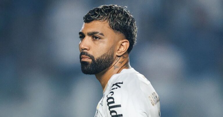 Gabigol se irrita com perguntas sobre provocações após queda do Santos
