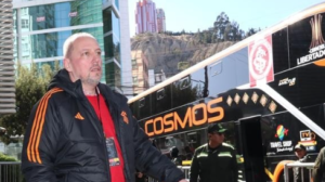 Presidente do Inter "banca" Pezzolano e faz apelo à torcida: "Pela camisa"