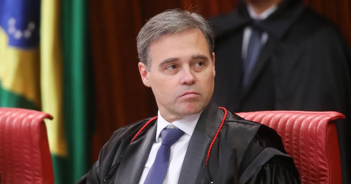Sob pressão, Mendonça responde a ataques: "Nada a temer"