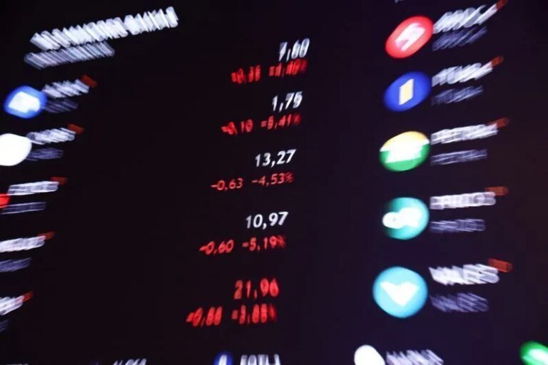 Bolsa cai mais de 1% com quadro eleitoral; juros futuros sobem após 6×1